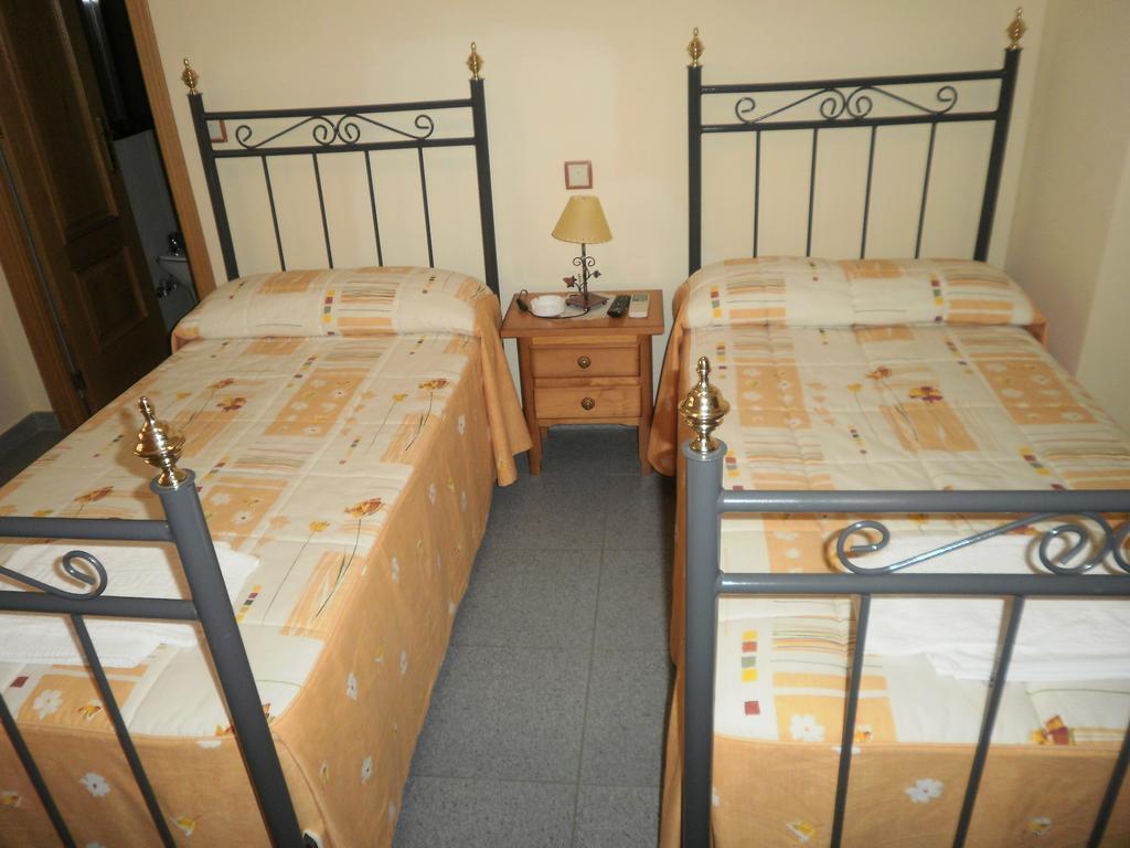 Hostal Miraflor De Las Cadenas Cuacos De Yuste Zewnętrze zdjęcie